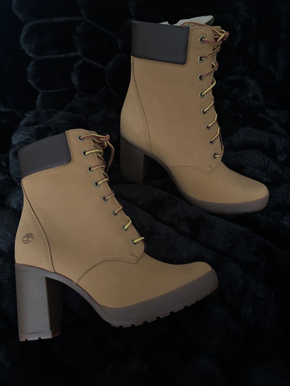 Timberland Women's Tan Lace-Up Block Heel Ankle Boots